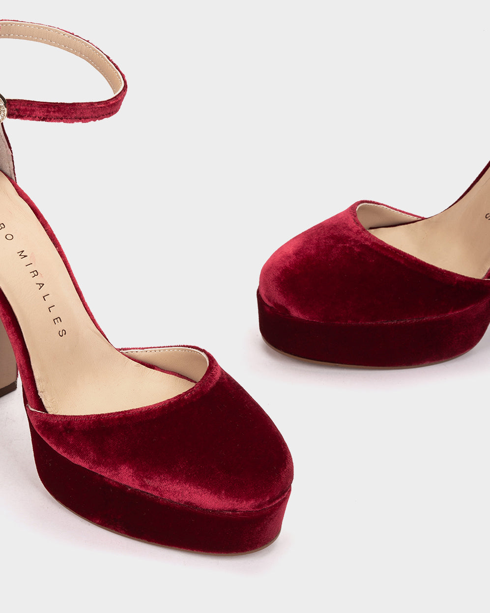 VELVET GUINDA