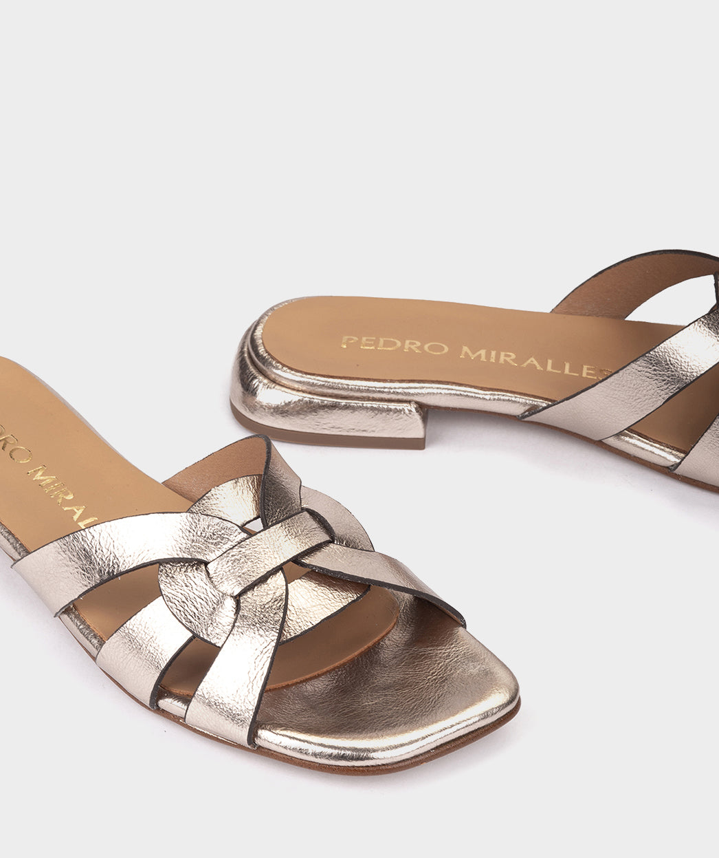 SANDALIAS PLANAS DE FIESTA: COMBINA PARA TRIUNFAR