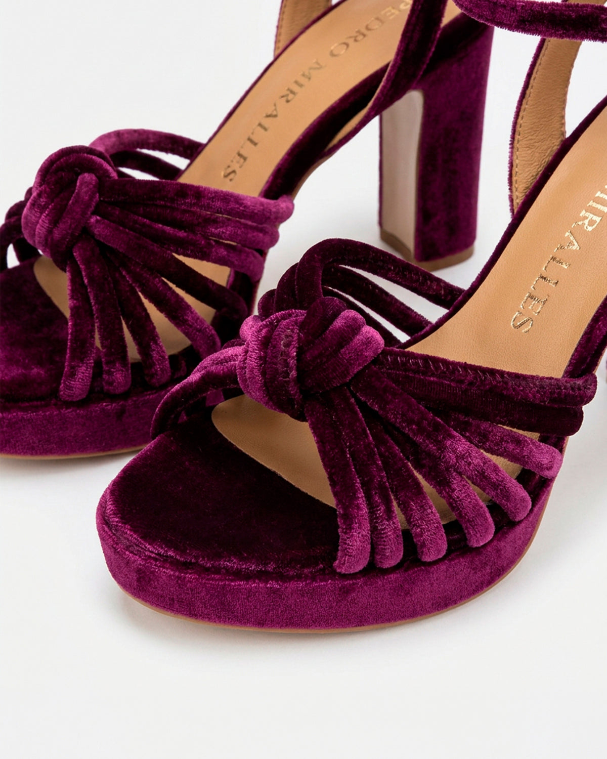 VELVET BURDEOS
